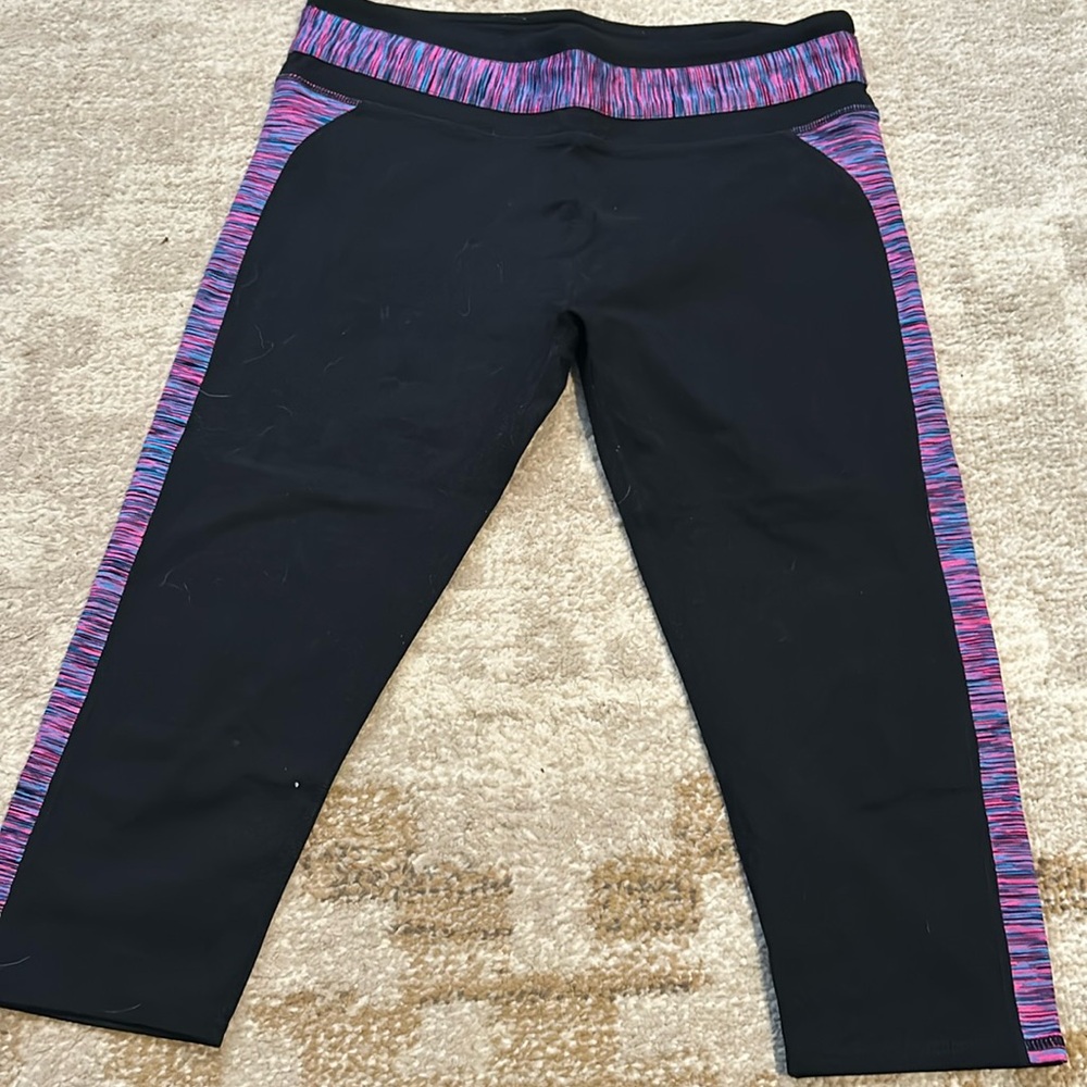Fabletics size medium capri yoga pants